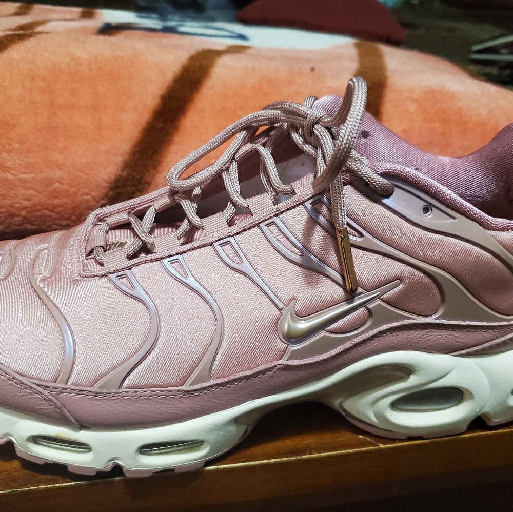 Nike air max plus. Womens 10